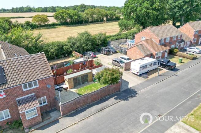 1 bed property, in Herolf Way, £175,000