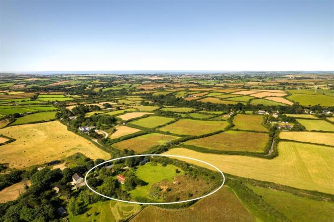 2 bed property, in Lower Treculliacks, £600,000