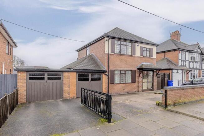 4 bed property, in Chell Green Avenue, £325,000