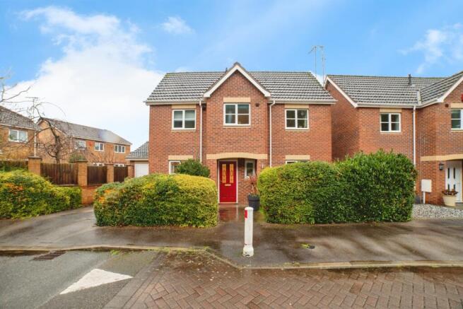 3 bed property, in Millrise Road, £260,000