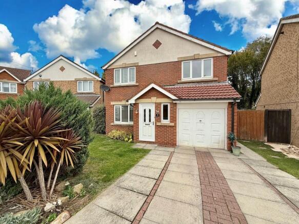 3 bed property, in Shoreham Close, £230,000
