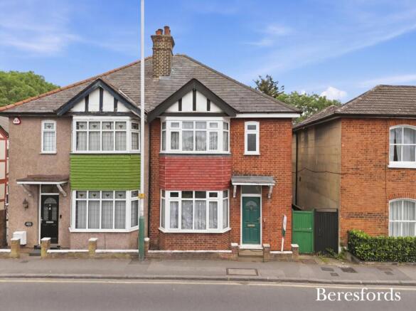 3 bed property, in Upper Brentwood Road, £425,000