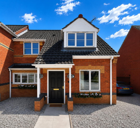 3 bed property, in Grange Road, £175,000