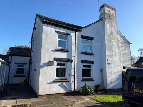 3 bed property, in Liverpool Road, £110,000
