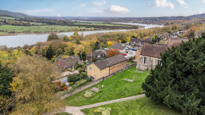 4 bed property, in Rochester Road, £425,000