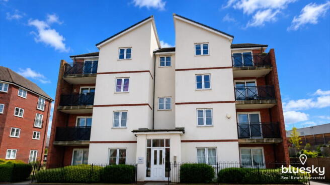 2 bed property, in Poppleton Close, £150,000