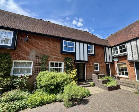 2 bed property, in Hanlye Lane, £300,000