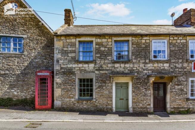 2 bed property, in West Terrace, £279,000