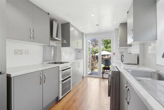 5 bed property, in Westwood Road, £650,000