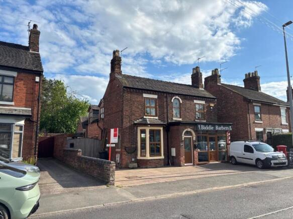 5 bed property, in Crewe Road, £425,000