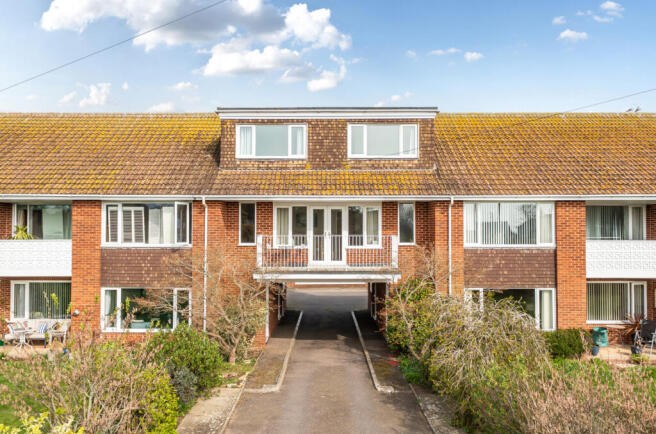 3 bed property, in Raleigh Road, £350,000