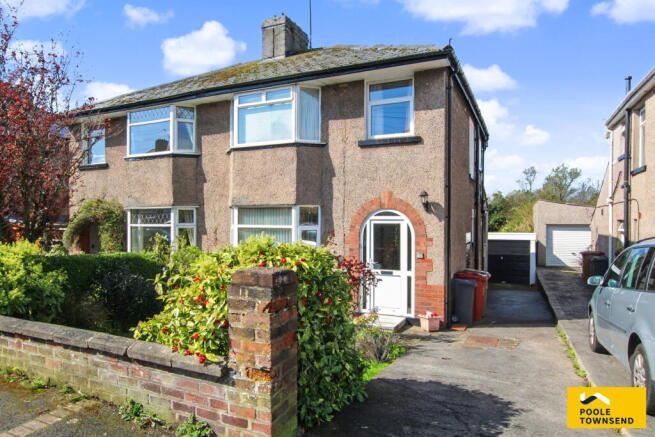 3 bed property, in Yarlside Road, £230,000
