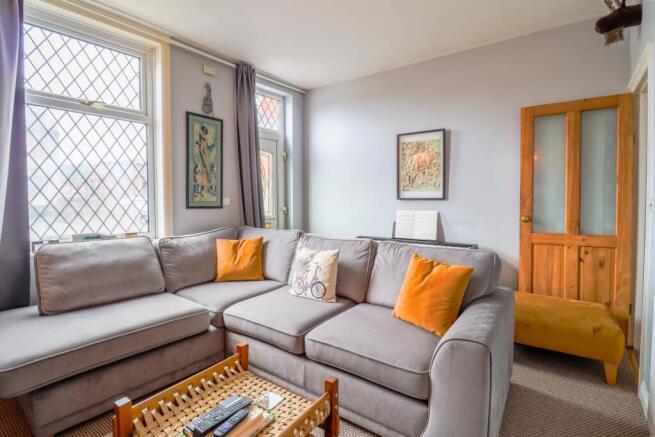 3 bed property, in Old Hall Road, £160,000