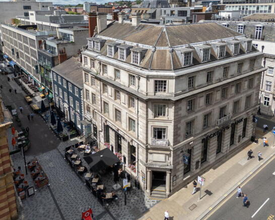 1 bed property, in Park Row Apartments, £150,000