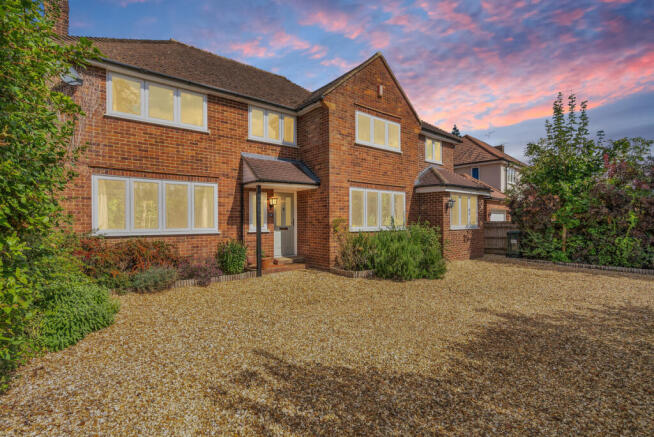 4 bed property, in Wincroft Road, £1,000,000