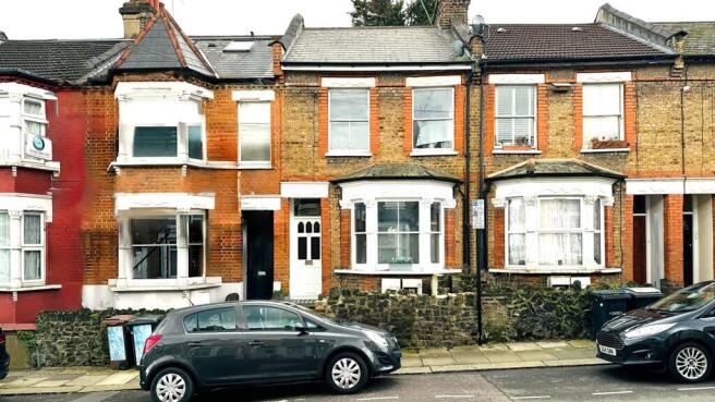 2 bed property, in Steele Road, £340,000