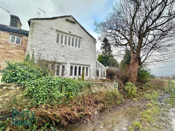 2 bed property, in Wheatley Lane Road, £90,000