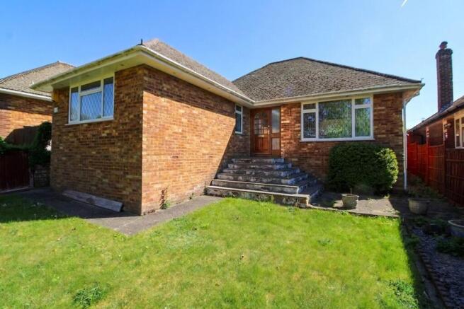 4 bed property, in Fernside, £595,000