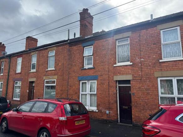 2 bed property, in Peel Street, £110,000