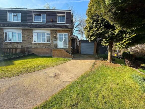 3 bed property, in Bank Hall Grove, £300,000