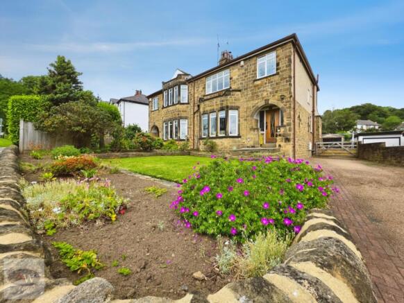 3 bed property, in Station Road, £375,000