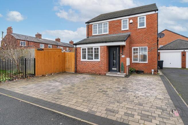 3 bed property, in Rosemary Crescent, £280,000