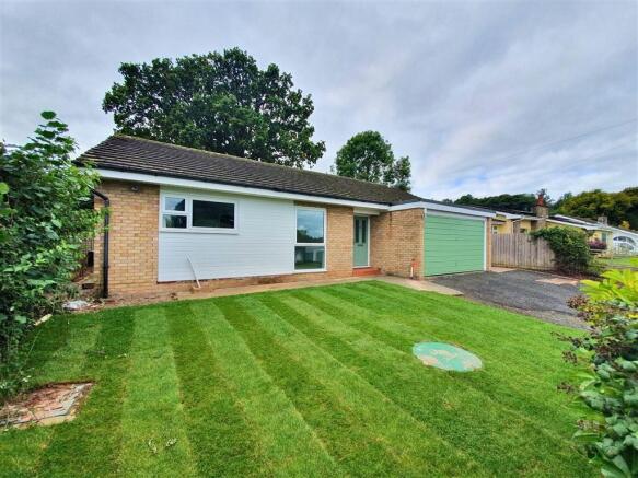 3 bed property, in Croft Crescent, £369,950