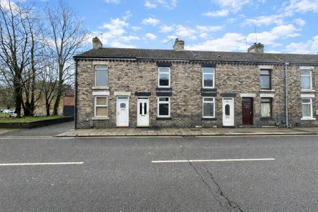 2 bed property, in Main Street, £25,000