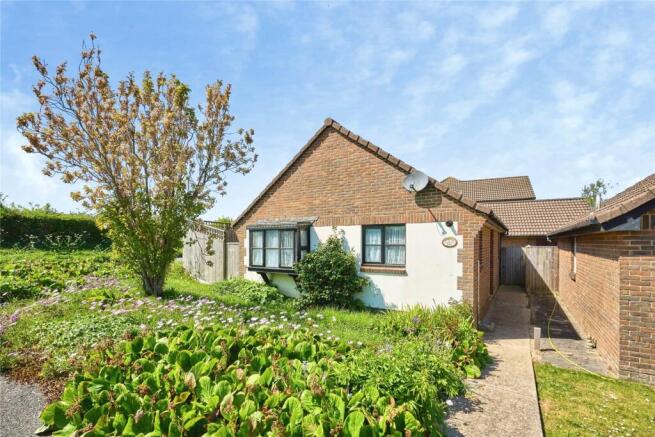 2 bed property, in Cherrywood View, £289,950