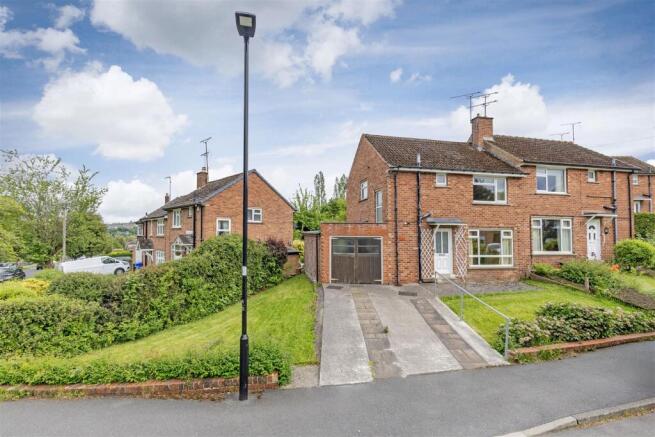 3 bed property, in Needham Way, £320,000