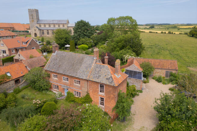 5 bed property, in High Street, £1,250,000