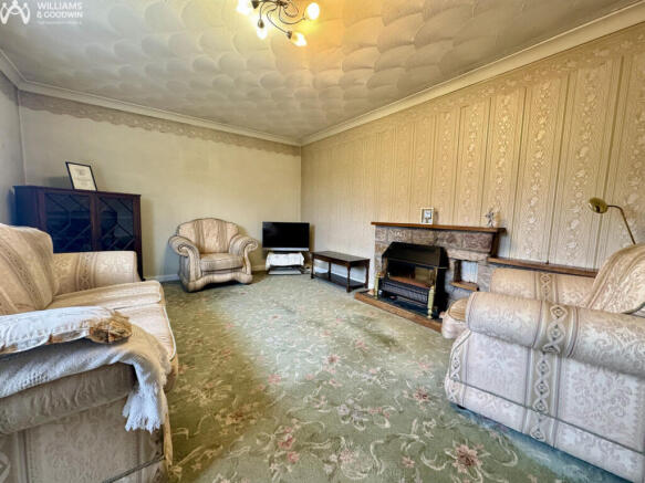 2 bed property, in Off A5025, £275,000