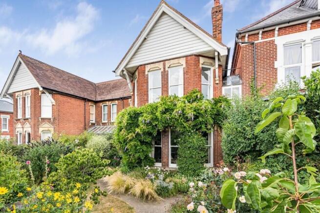 4 bed property, in Station Road, £775,000
