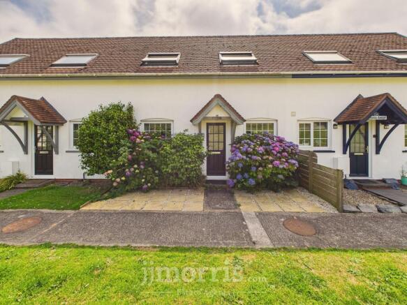 2 bed property, in Aberporth, £120,000