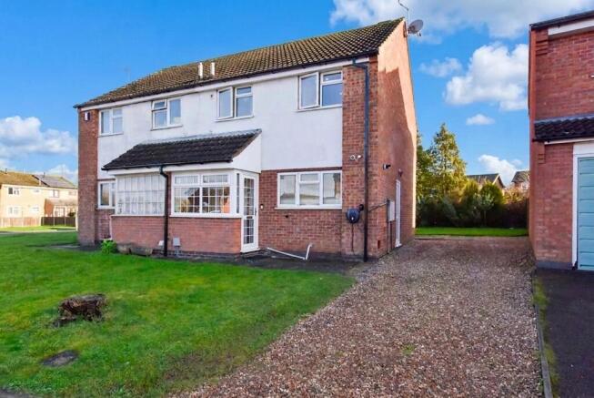 3 bed property, in Wexford Close, £300,000