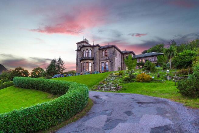 14 bed property, in Craigard House Hotel Low Askomil, £500,000