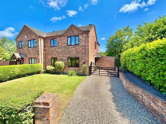 3 bed property, in Brick Kiln Bank, £350,000
