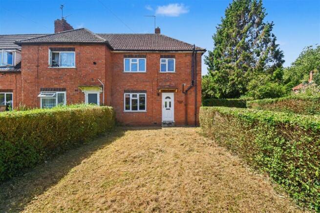 3 bed property, in Upperfield Grove, £190,000