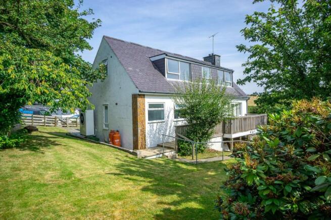 5 bed property, in Abersoch, £485,000