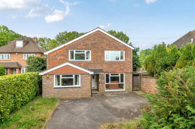 4 bed property, in Elstead, £775,000