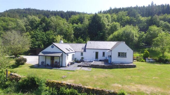 3 bed property, in Llanfrothen, £575,000