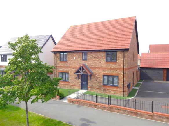 4 bed property, in London Road, £495,000