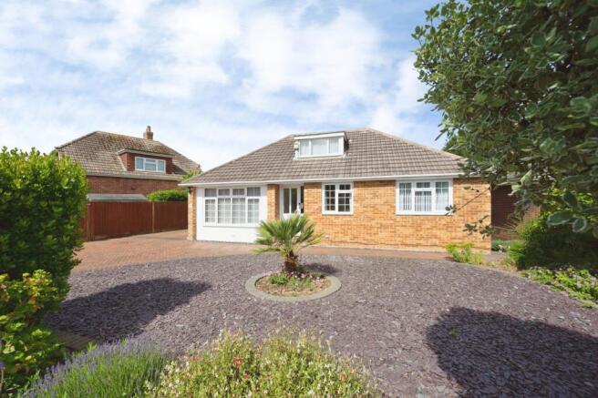 3 bed property, in St. Thomas Avenue, £650,000