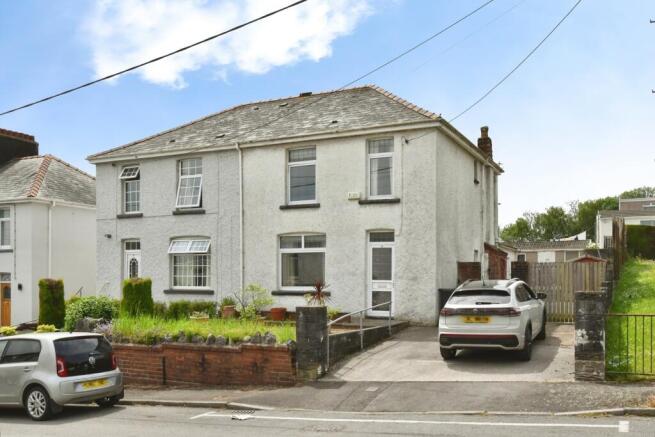 3 bed property, in Graham Terrace, £210,000