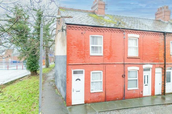 2 bed property, in Upper Lord Street, £50,000