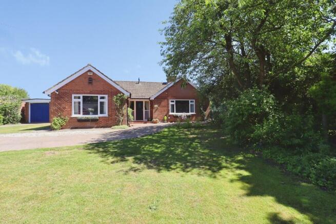 3 bed property, in Caistor Road, £400,000