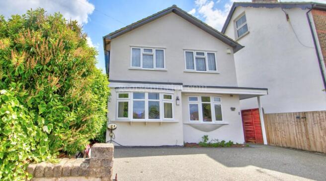 3 bed property, in Bloomfield Road, £600,000