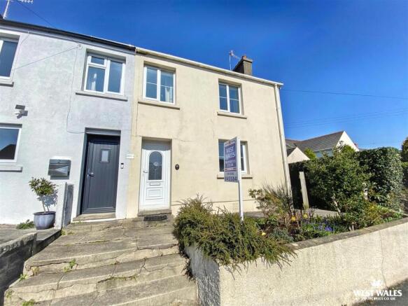 3 bed property, in Westfield Road, £325,000
