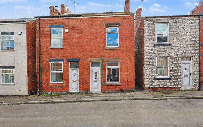 3 bed property, in John Street, £140,000