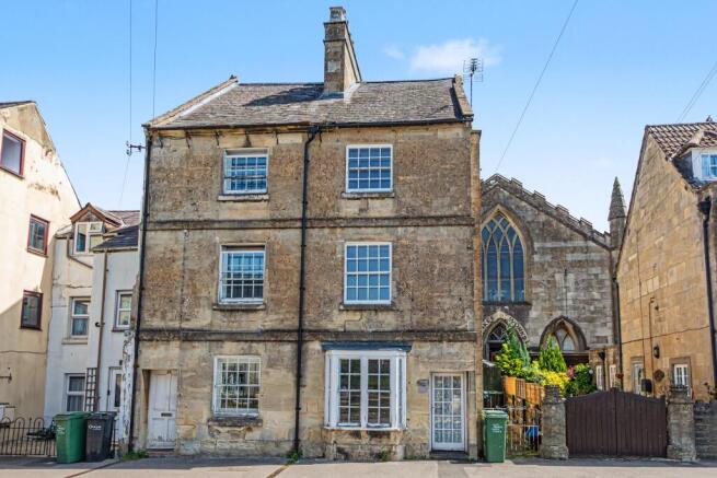 3 bed property, in The Causeway, £185,000